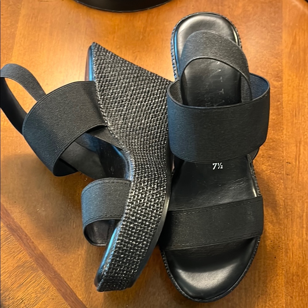 Italian Shoemakers Black Textured Wedge Sandals